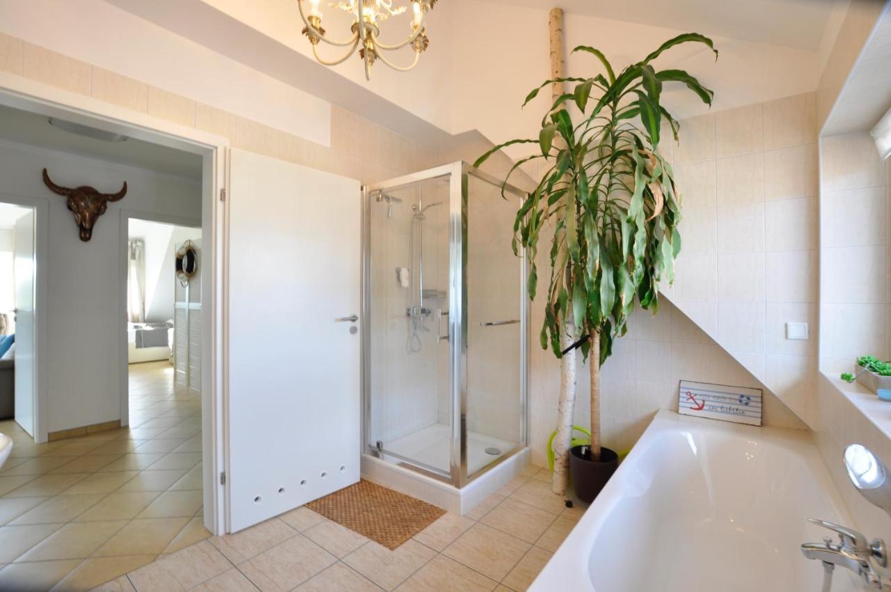 Elbhus Hamburg Appartement Buitenkant foto